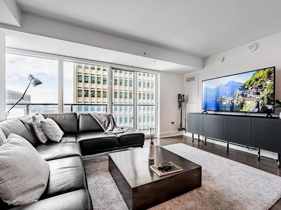 Luxury Condo On Bay Street Toronto Apartment