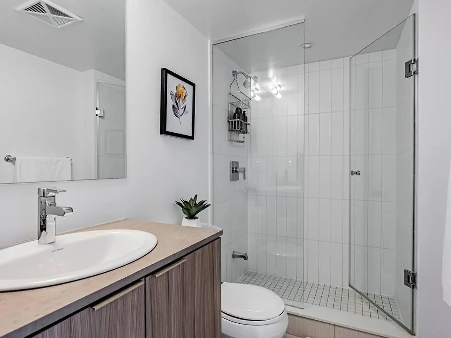 Luxury Condo On Bay Street Toronto Apartment