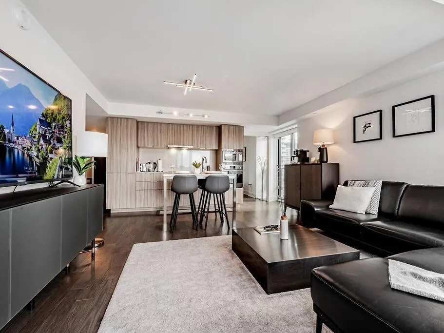 Luxury Condo On Bay Street Toronto