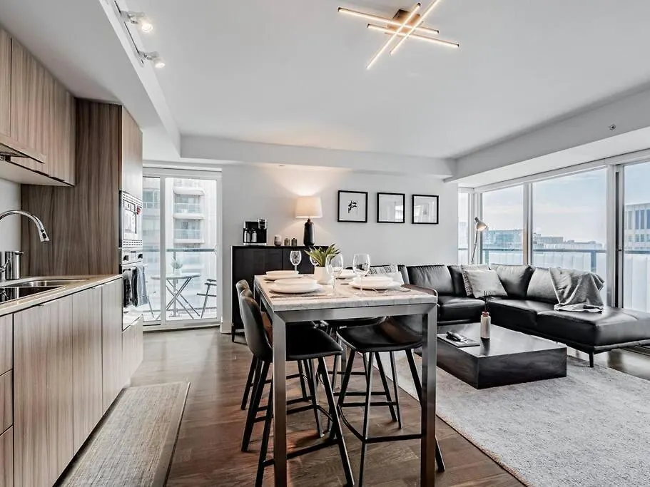 Apartment Luxury Condo On Bay Street Toronto