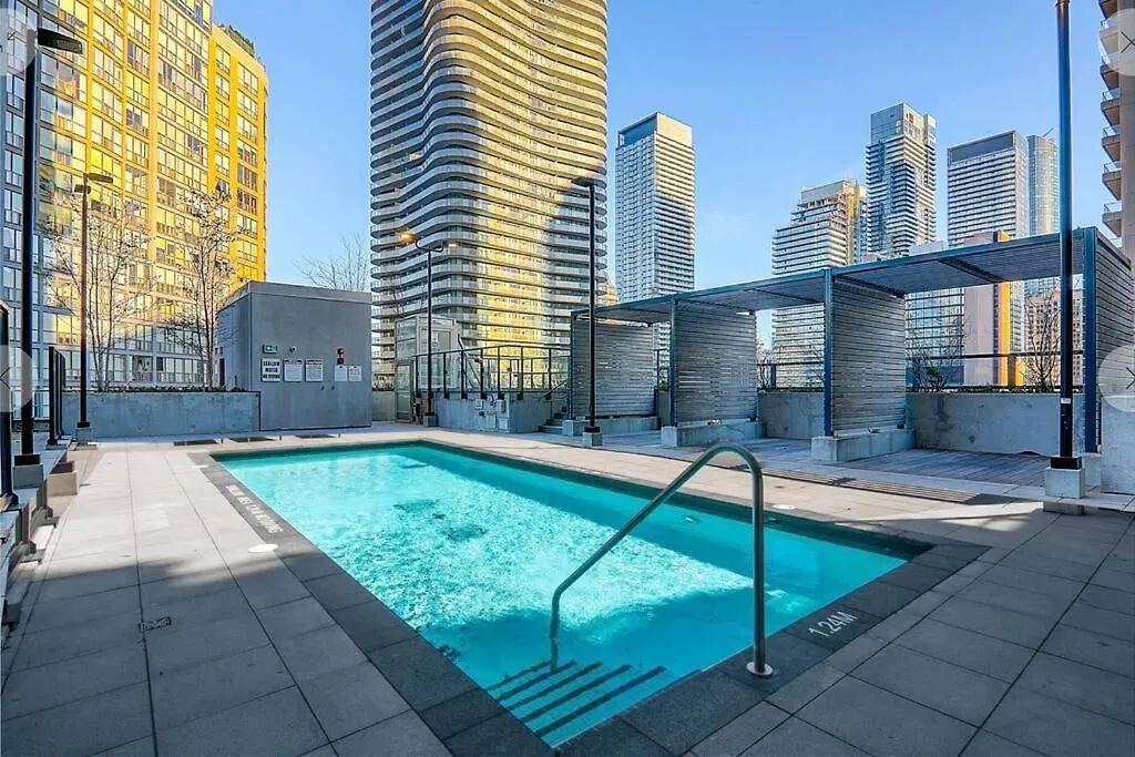Luxury Condo On Bay Street Toronto