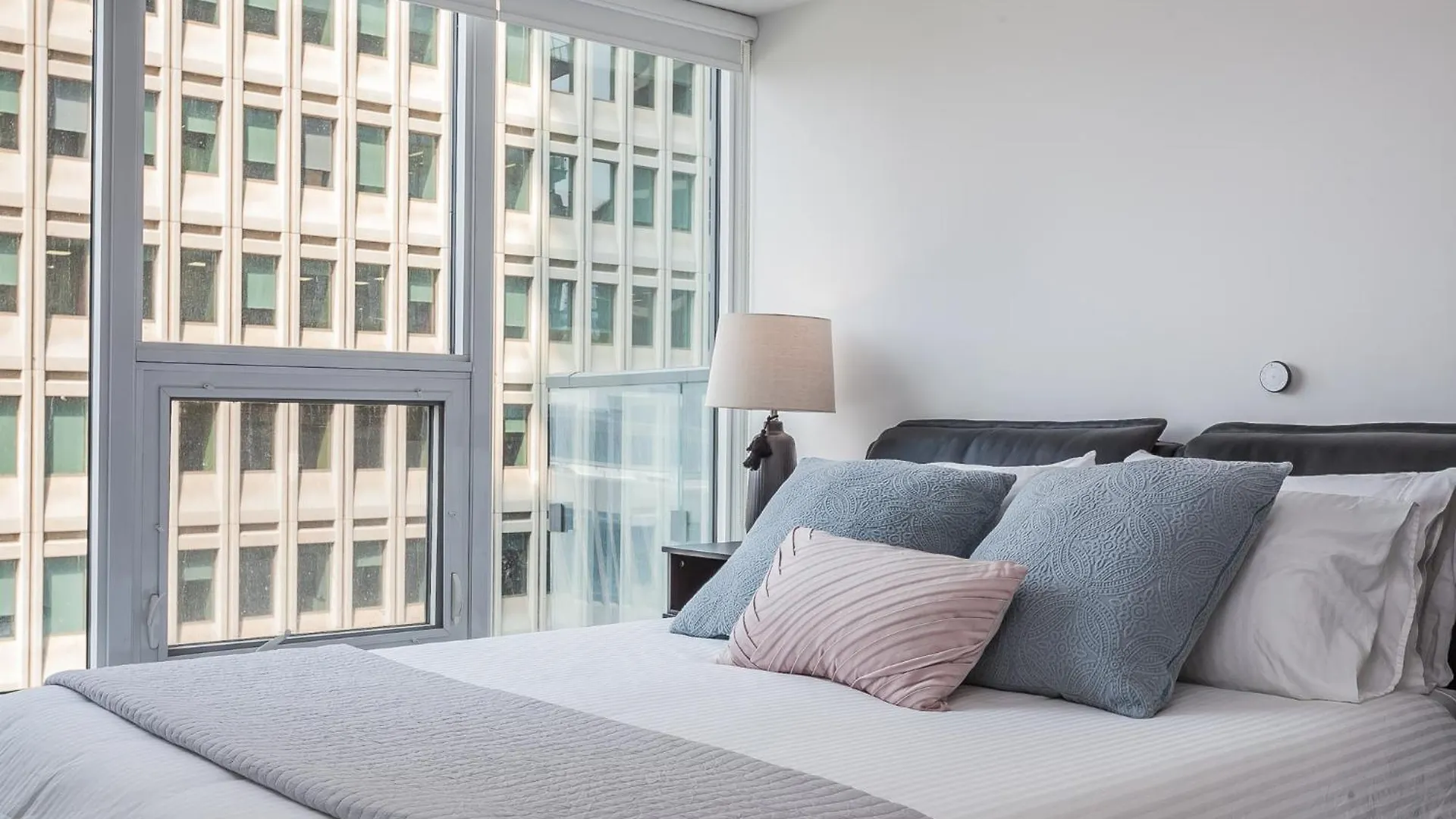 Luxury Condo On Bay Street Toronto