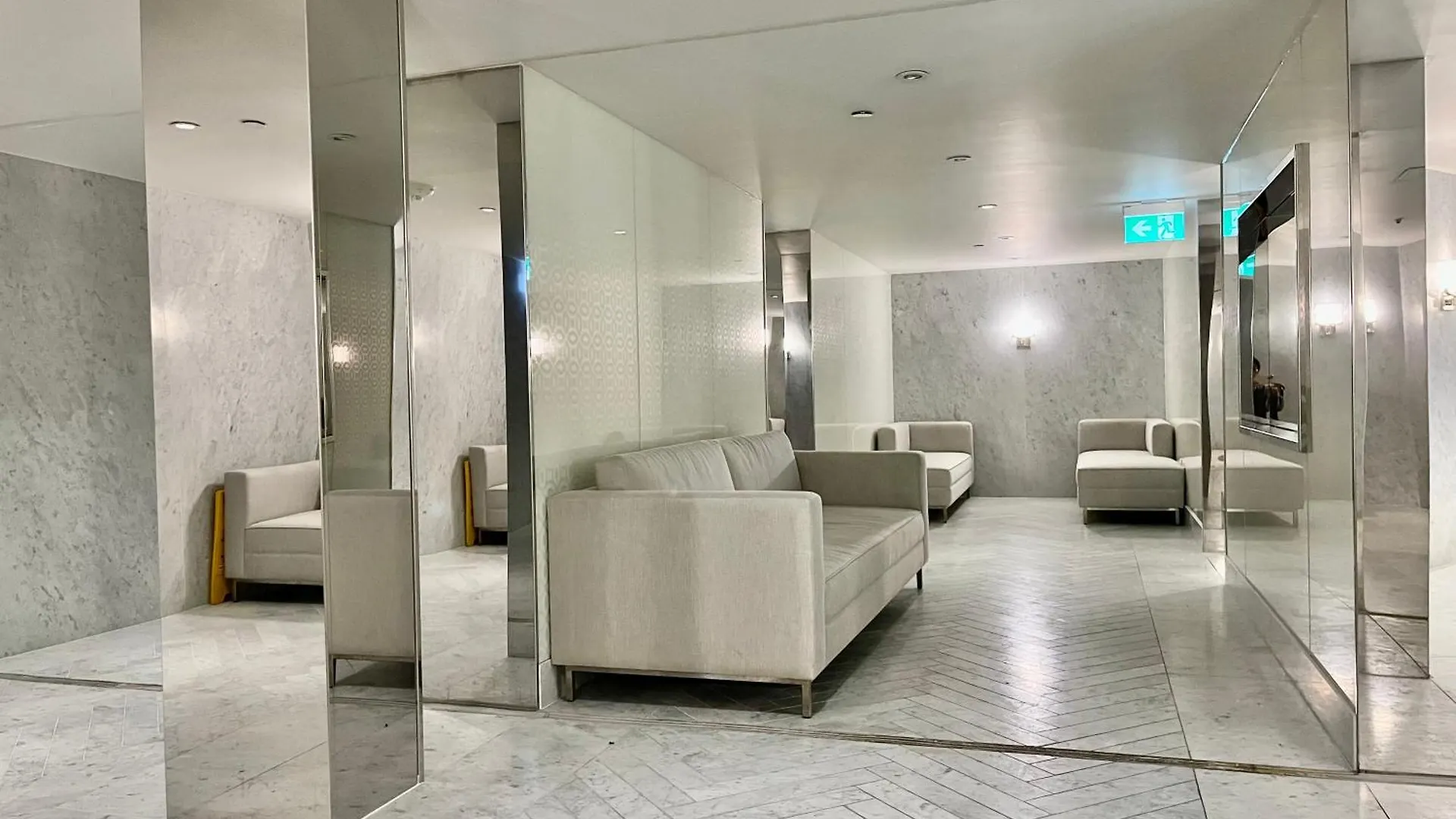 Luxury Condo On Bay Street Toronto 0*,  Canada