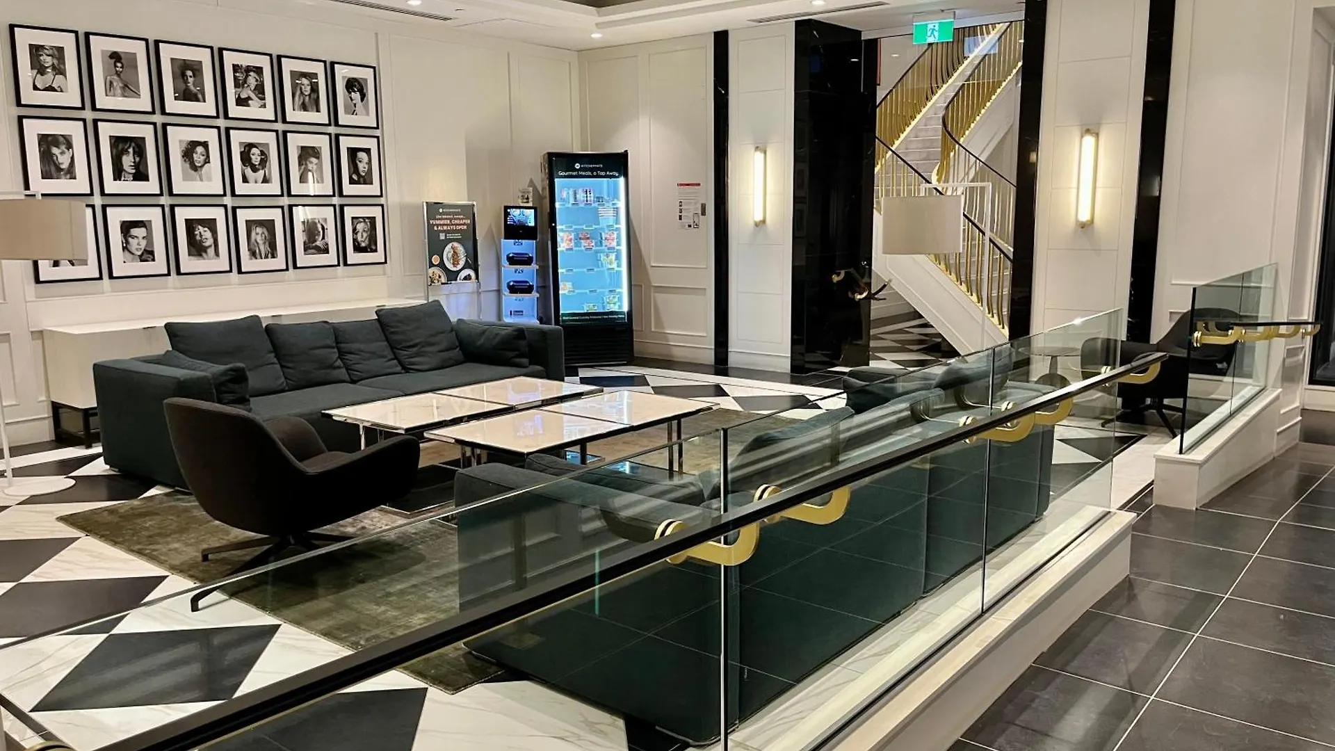 Luxury Condo On Bay Street Toronto Apartment