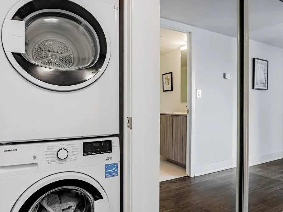 Luxury Condo On Bay Street Toronto Kanada